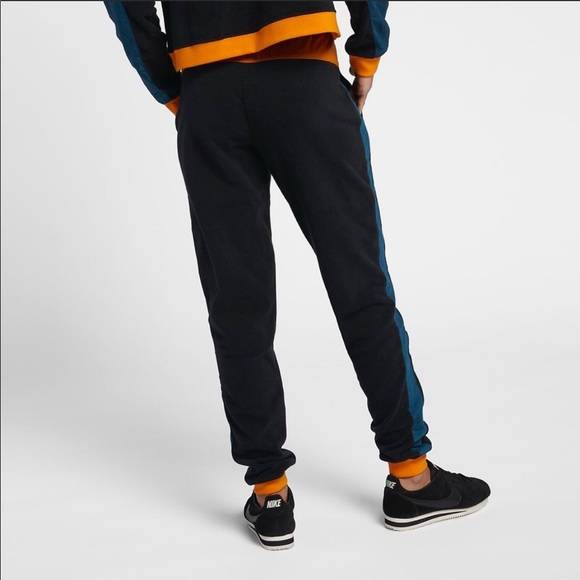 NWT Nike Women’s Fleece Sportswear Pants - Picture 8 of 8